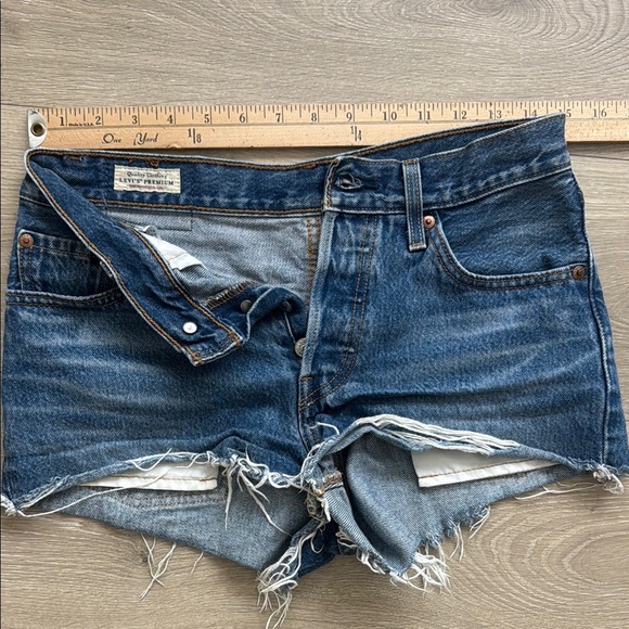 Levi's Blue Jean Shorts Distressed Cut-Off Style - Picture 5 of 6